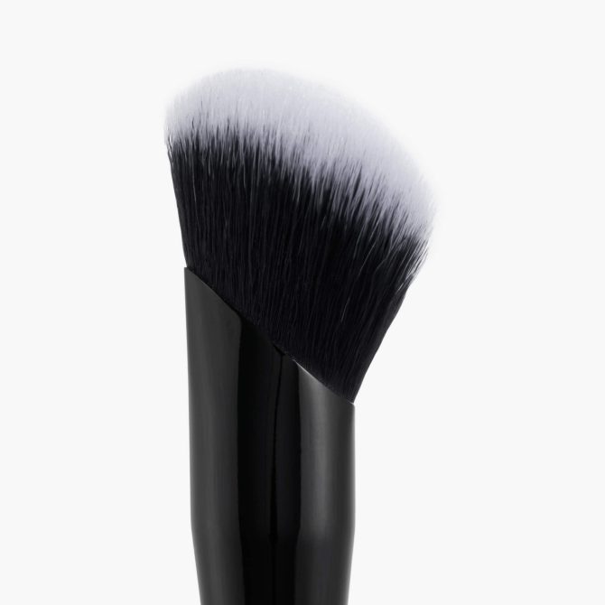 Angled Precision Concealer Brush - Image 2