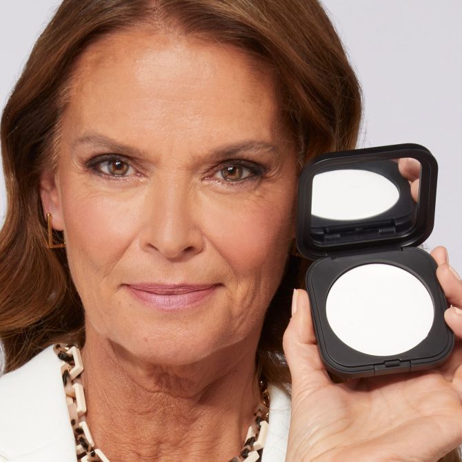 Matte Maker Translucent Setting Powder - Image 7